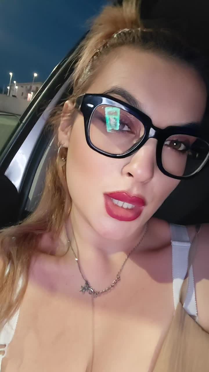 @Vanessa 🤍💜🦋