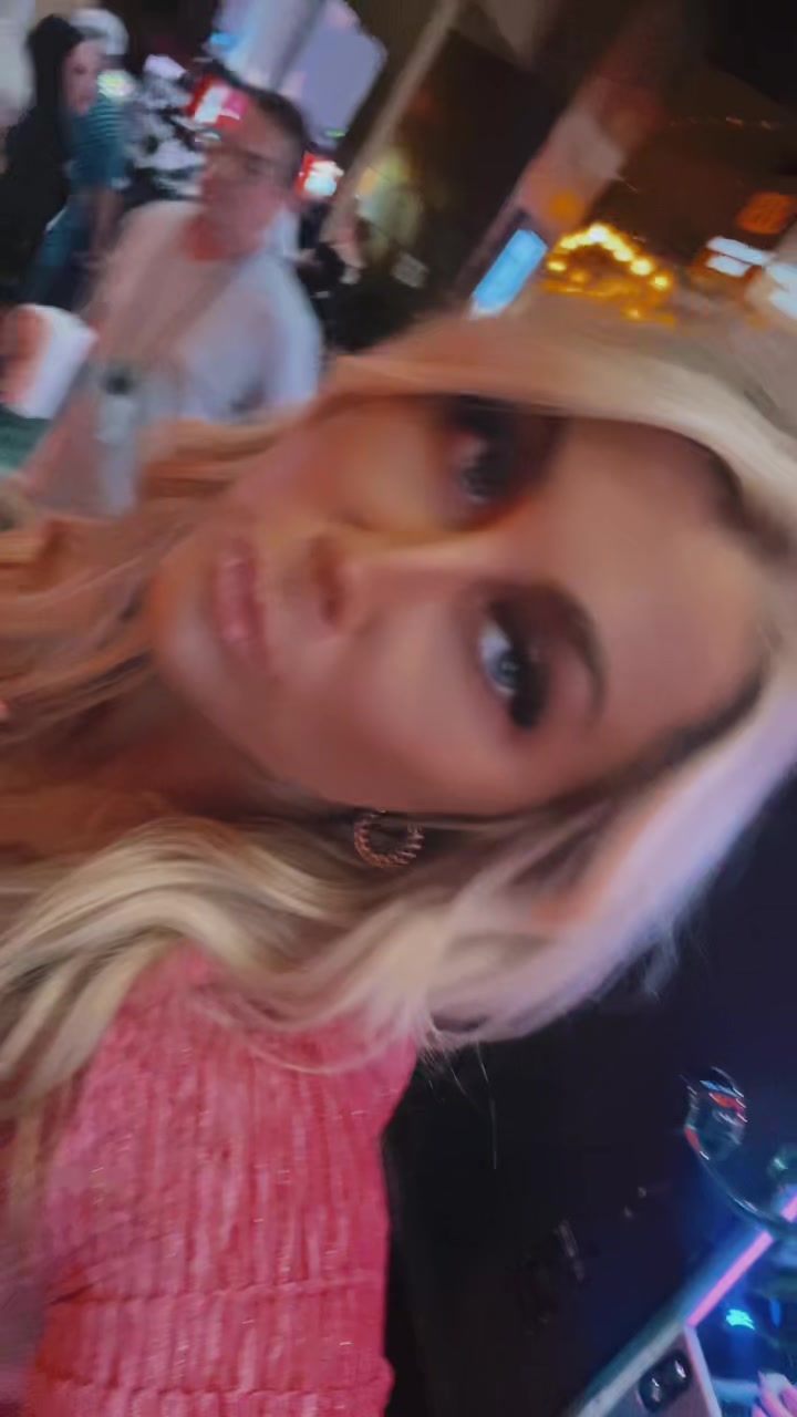 @Laceybarbieee