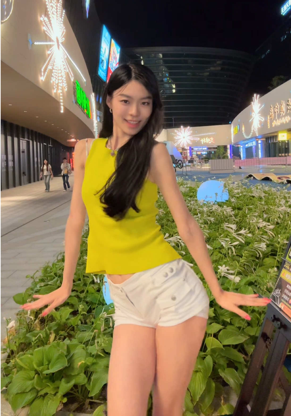 @NanaVLive