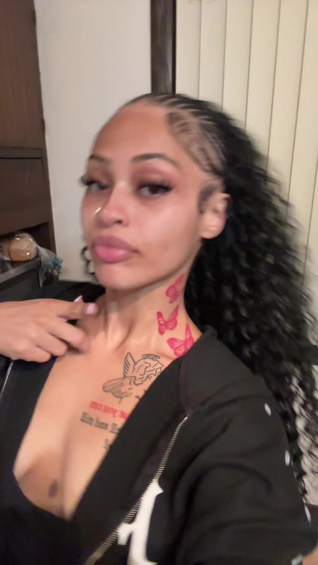 @DezzyCo