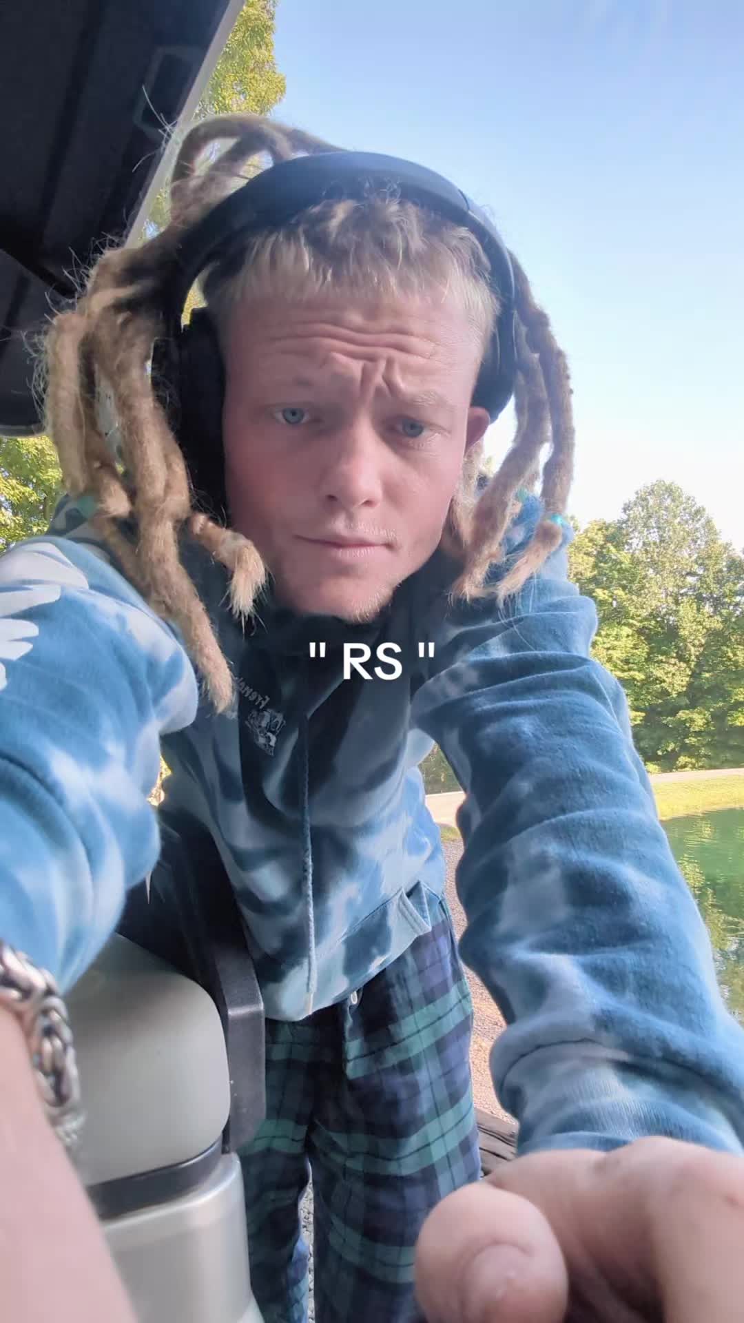 @Frenchy | music vlogger