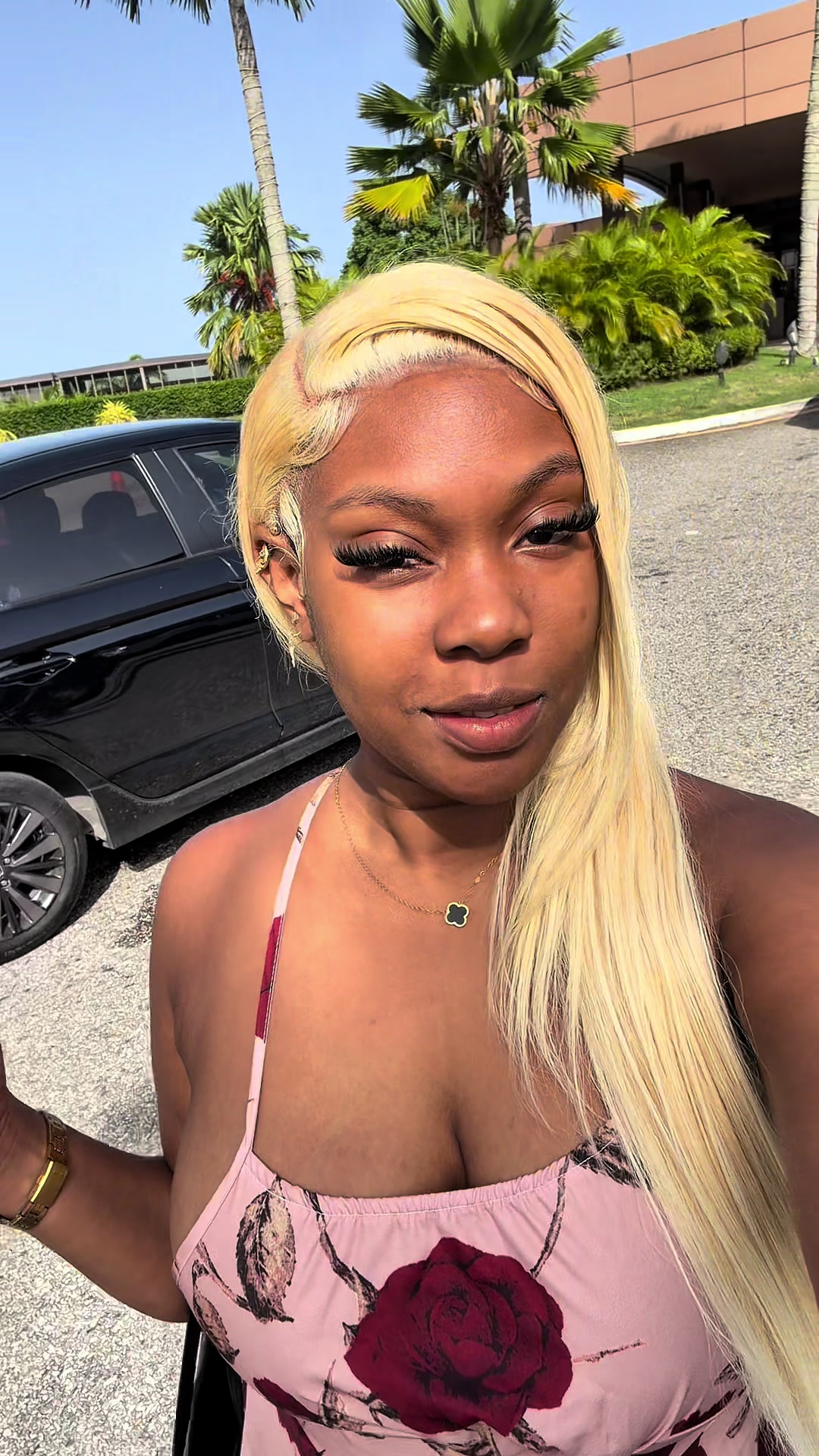 @H E Y I T S B R E E E👸🏽