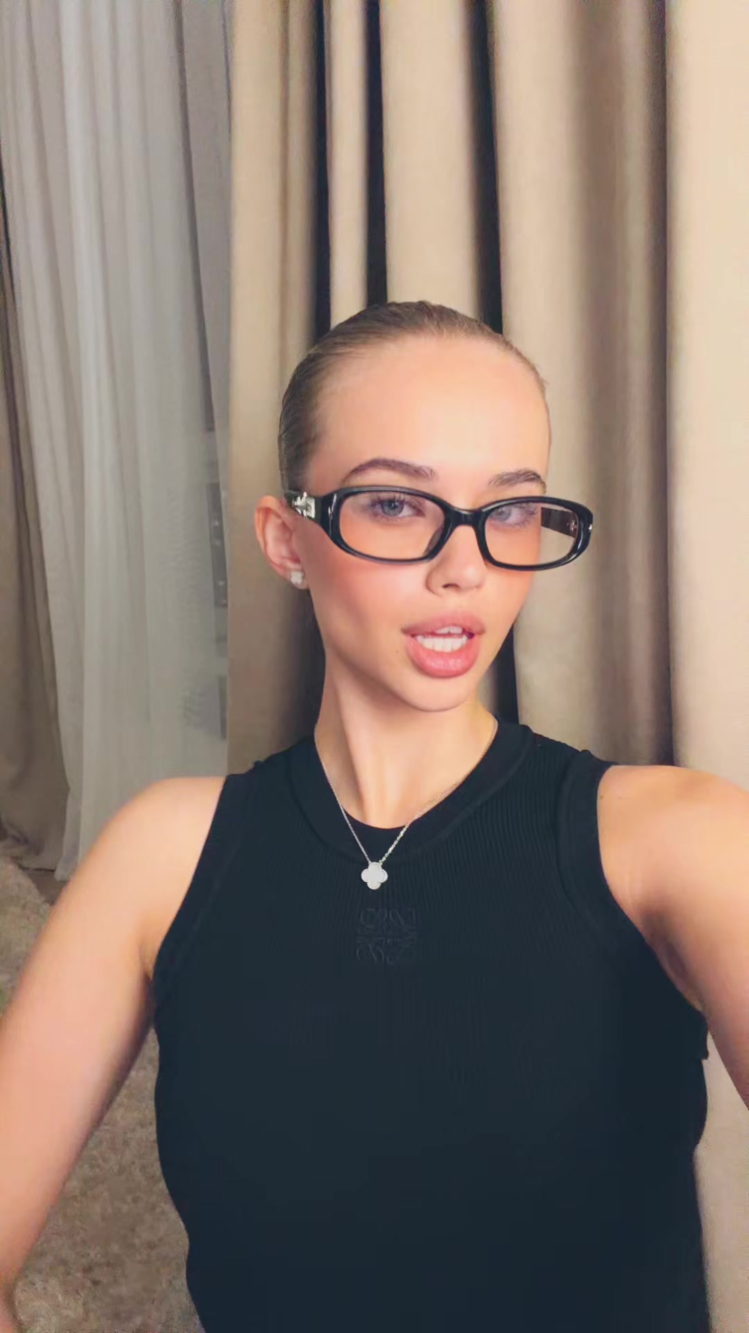 @тгк: Анечка🎀🖤