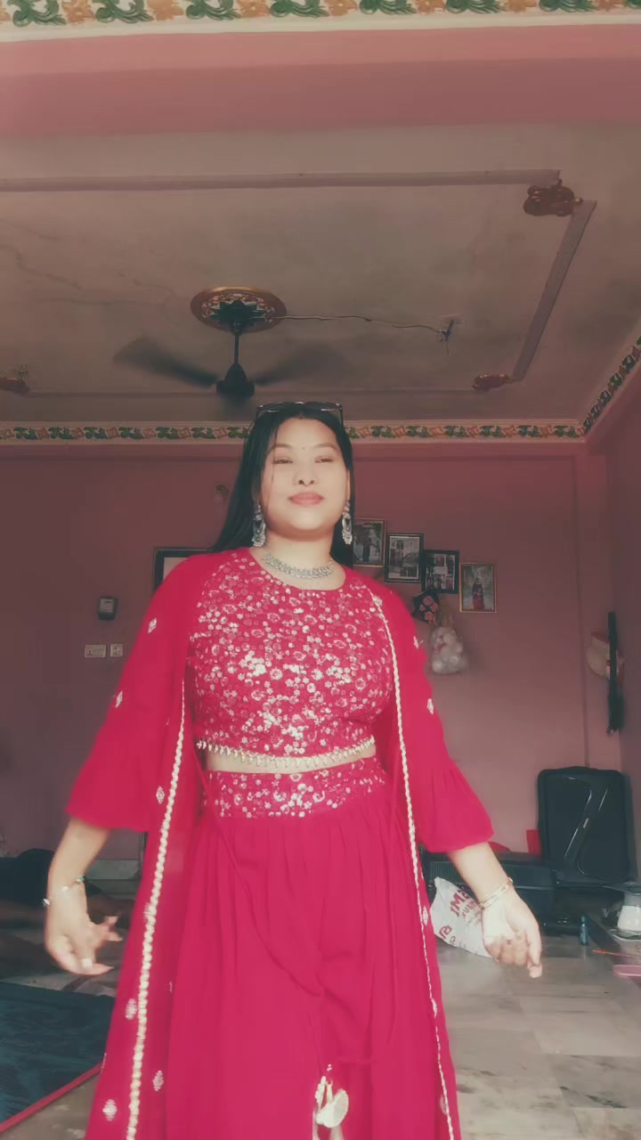 @Miss thapa 💋🤞