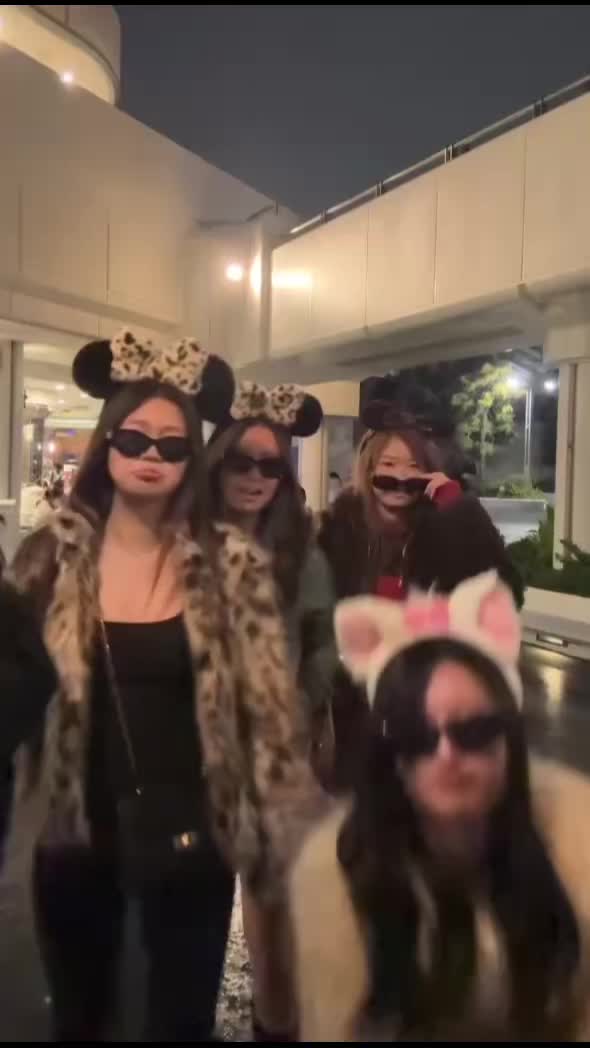 @Luna