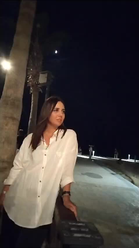 @Dina_