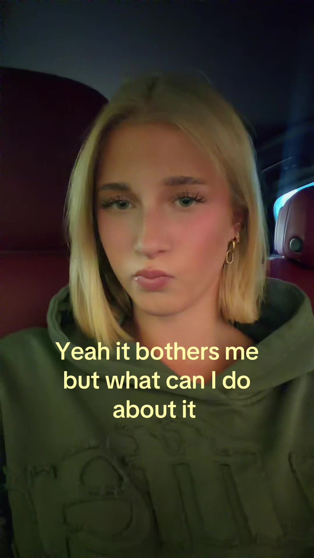@theelliebarker