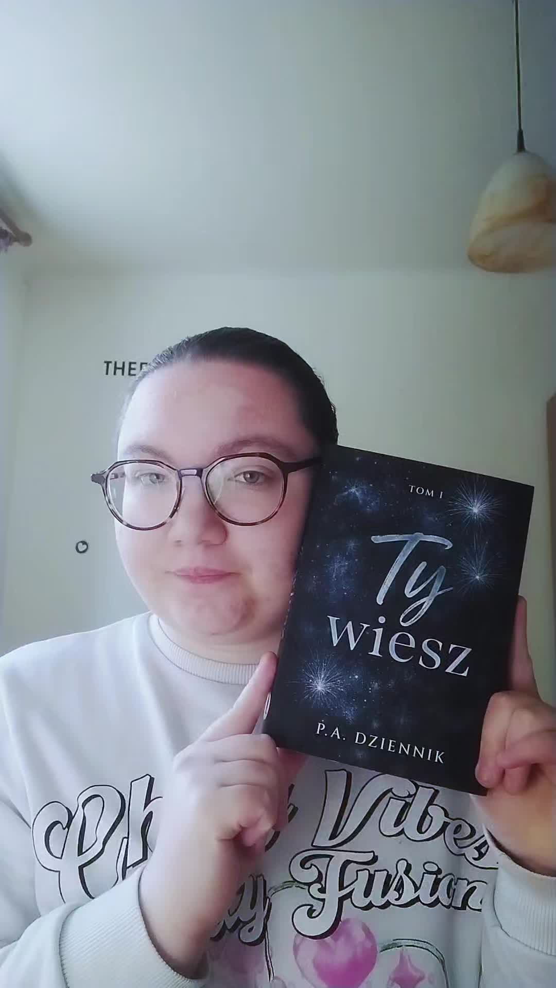 @Livia||📚booktok📚