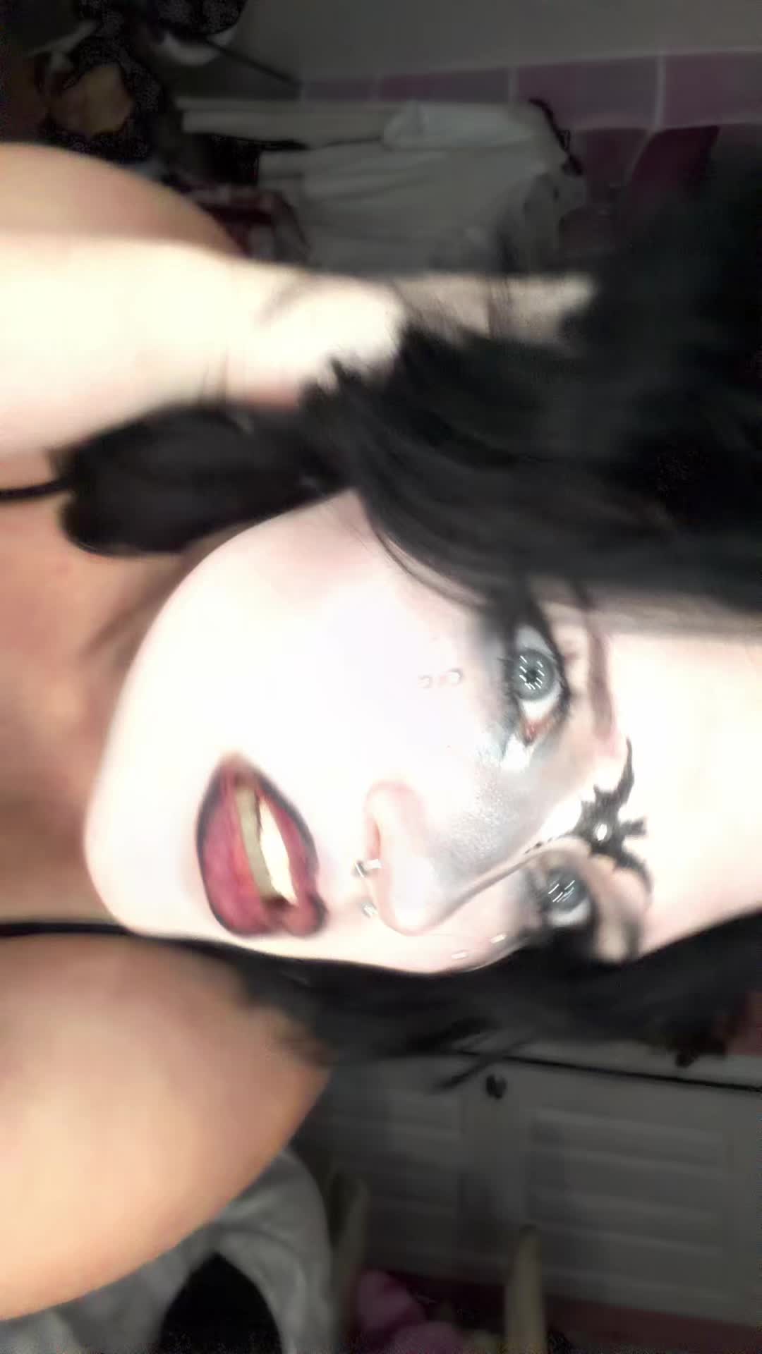 @G0TH.G1RL.007