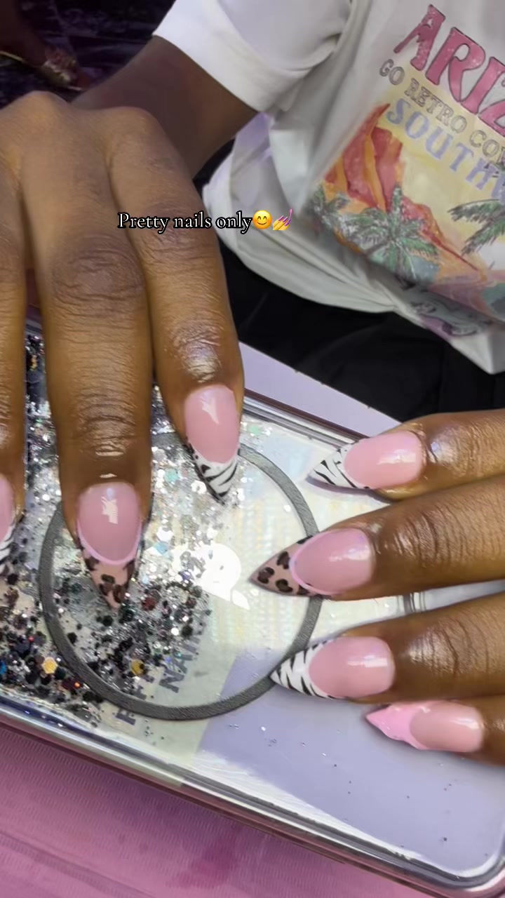 @Lash&nail artist in Ile-ife