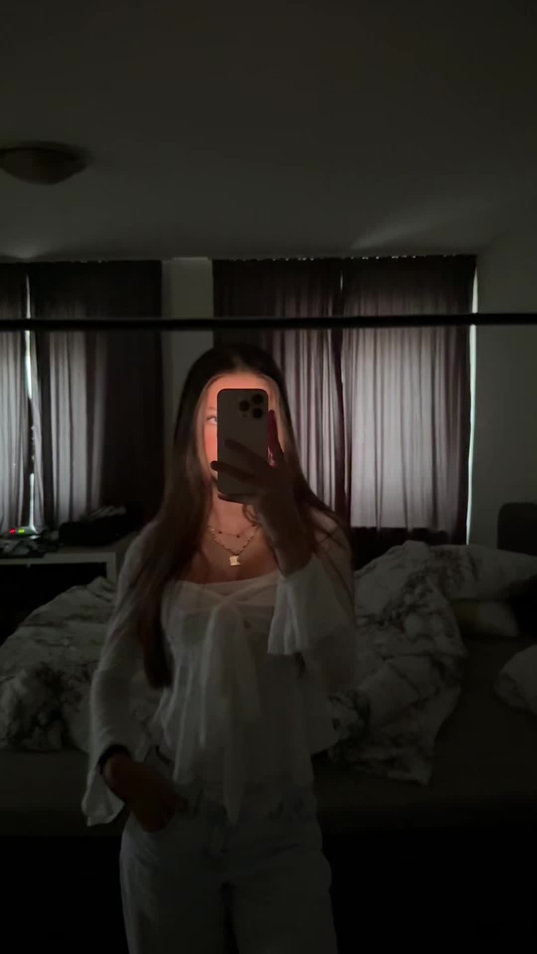 @𝐬𝐚𝐫𝐚