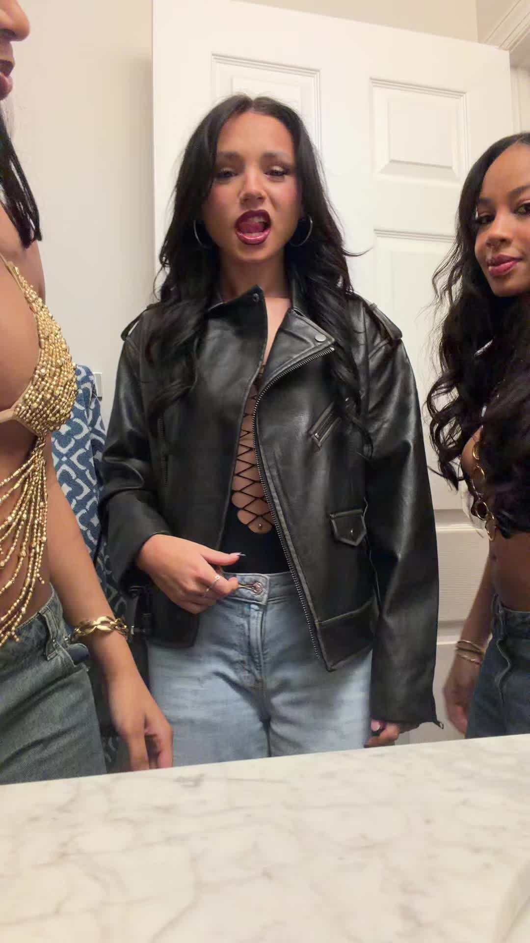 @Ella