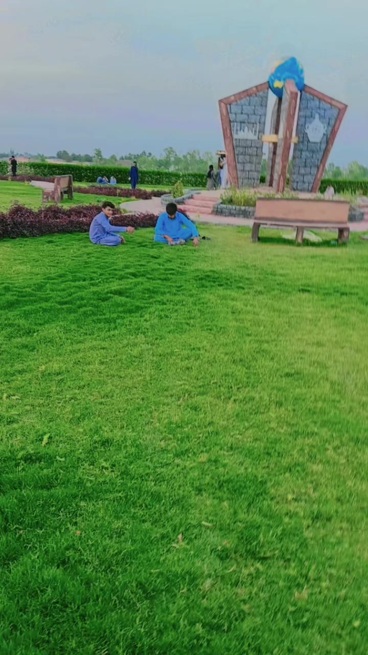 @Zeeshu💫