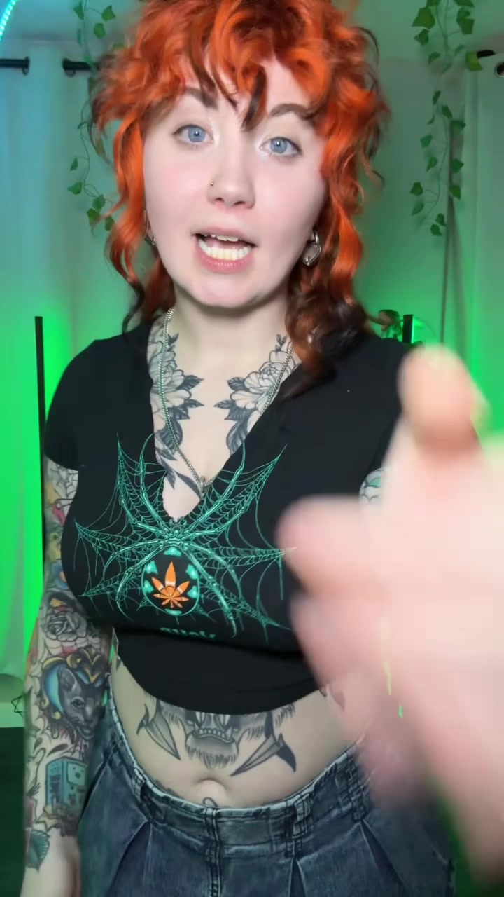 @Lainabearrknee