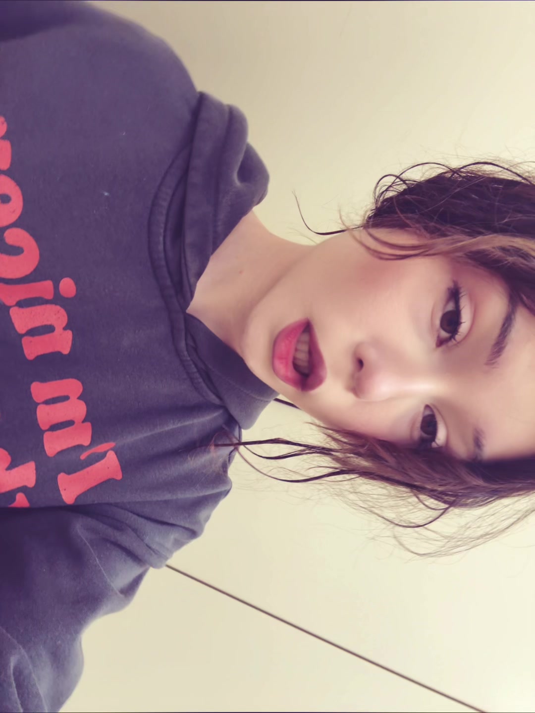 @👅