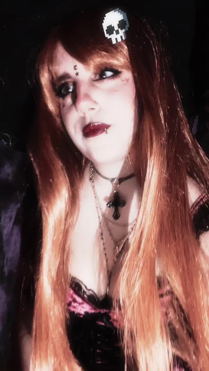 @queen_bzecos
