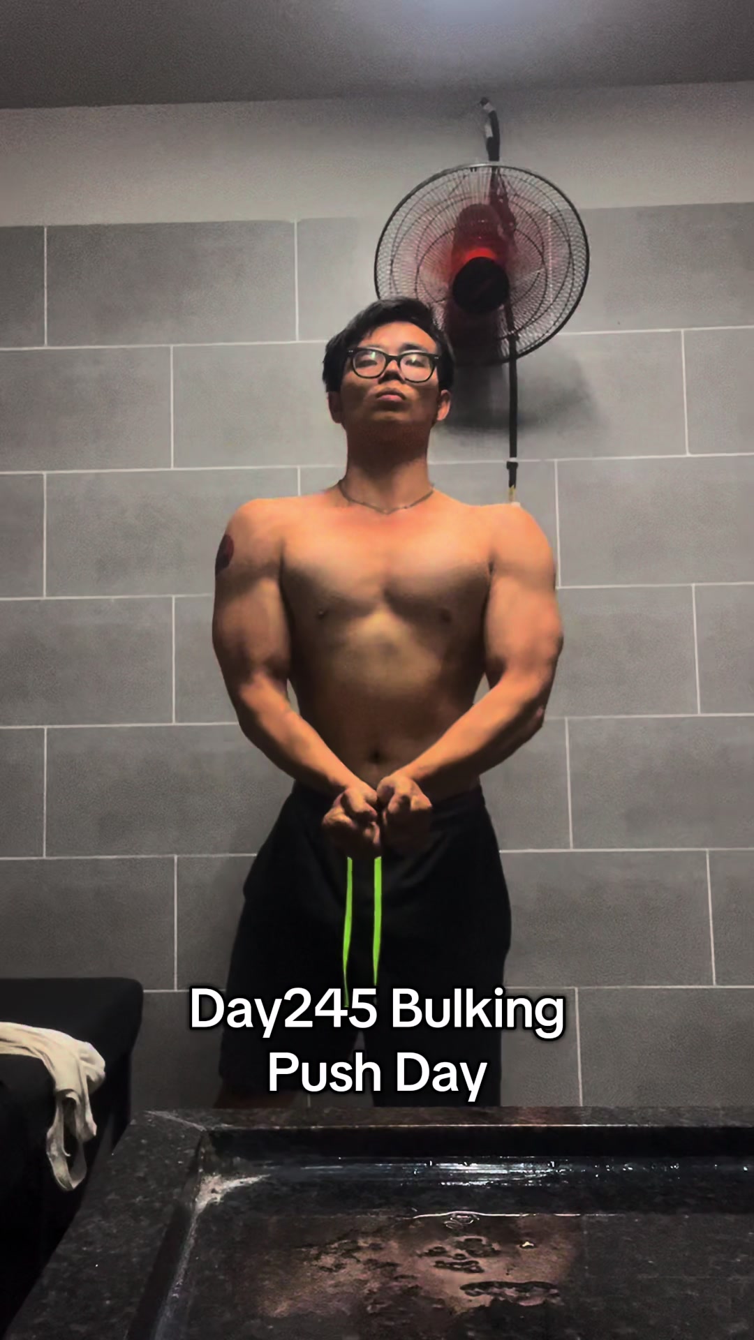 @Kent thích tập gym