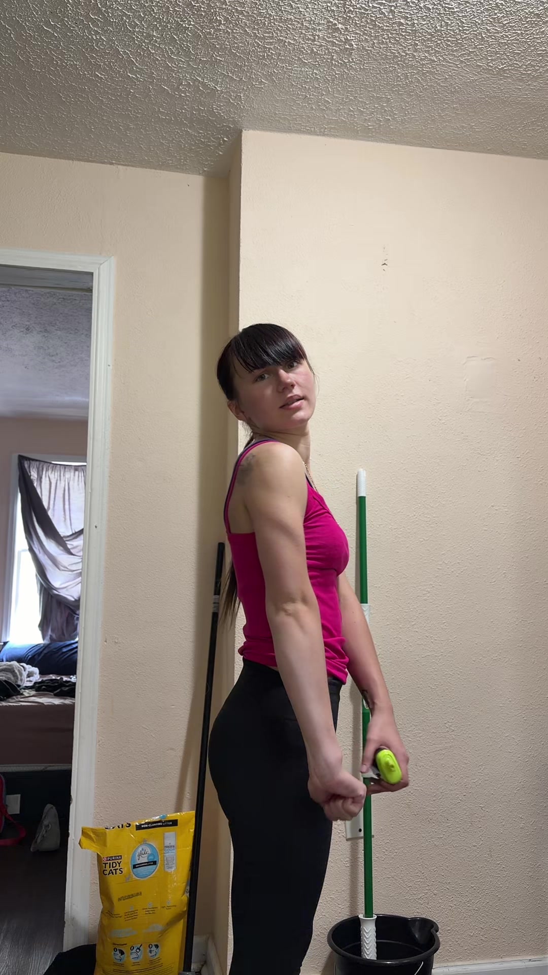 @leoisamenace
