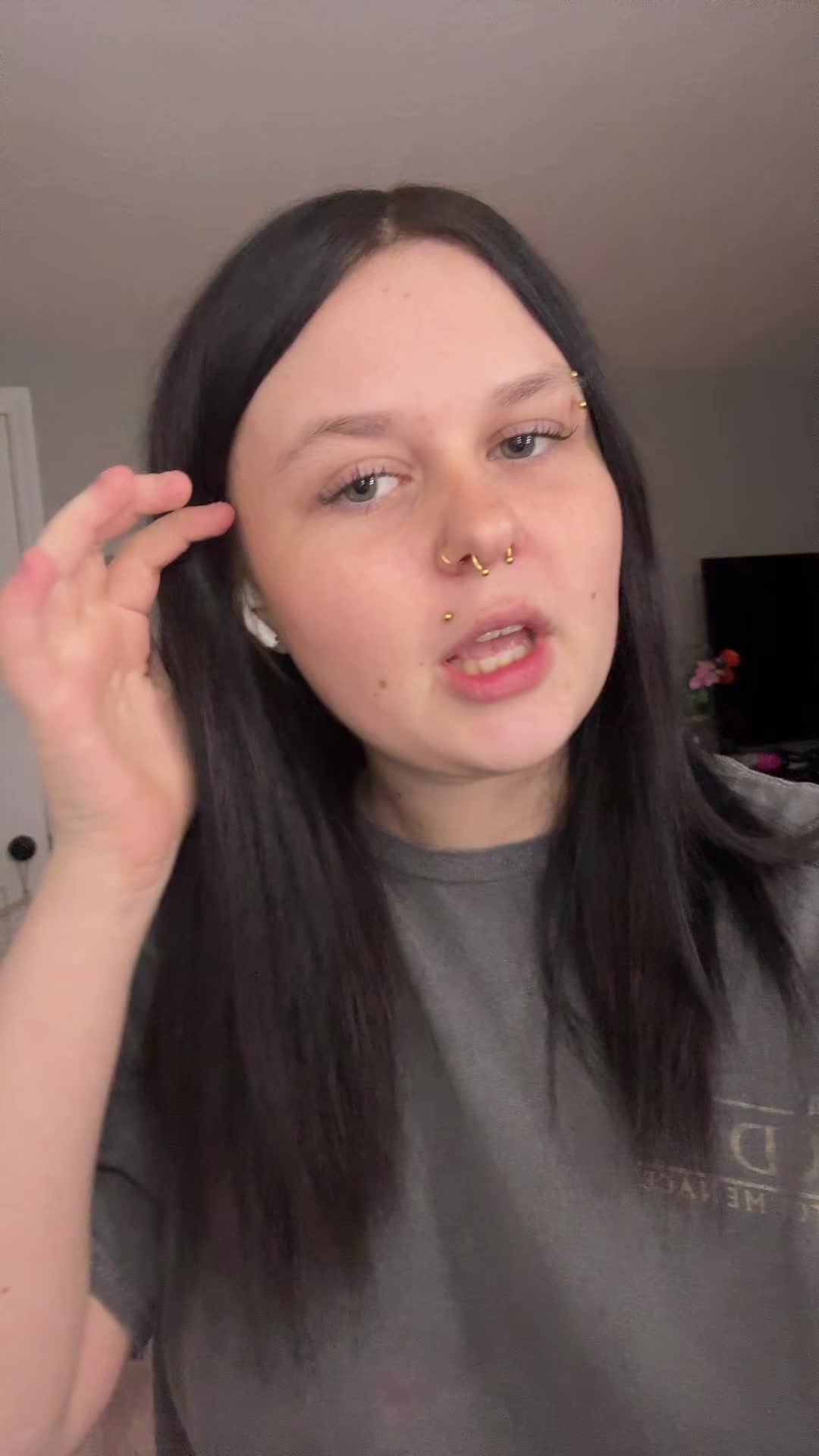 @ella018329