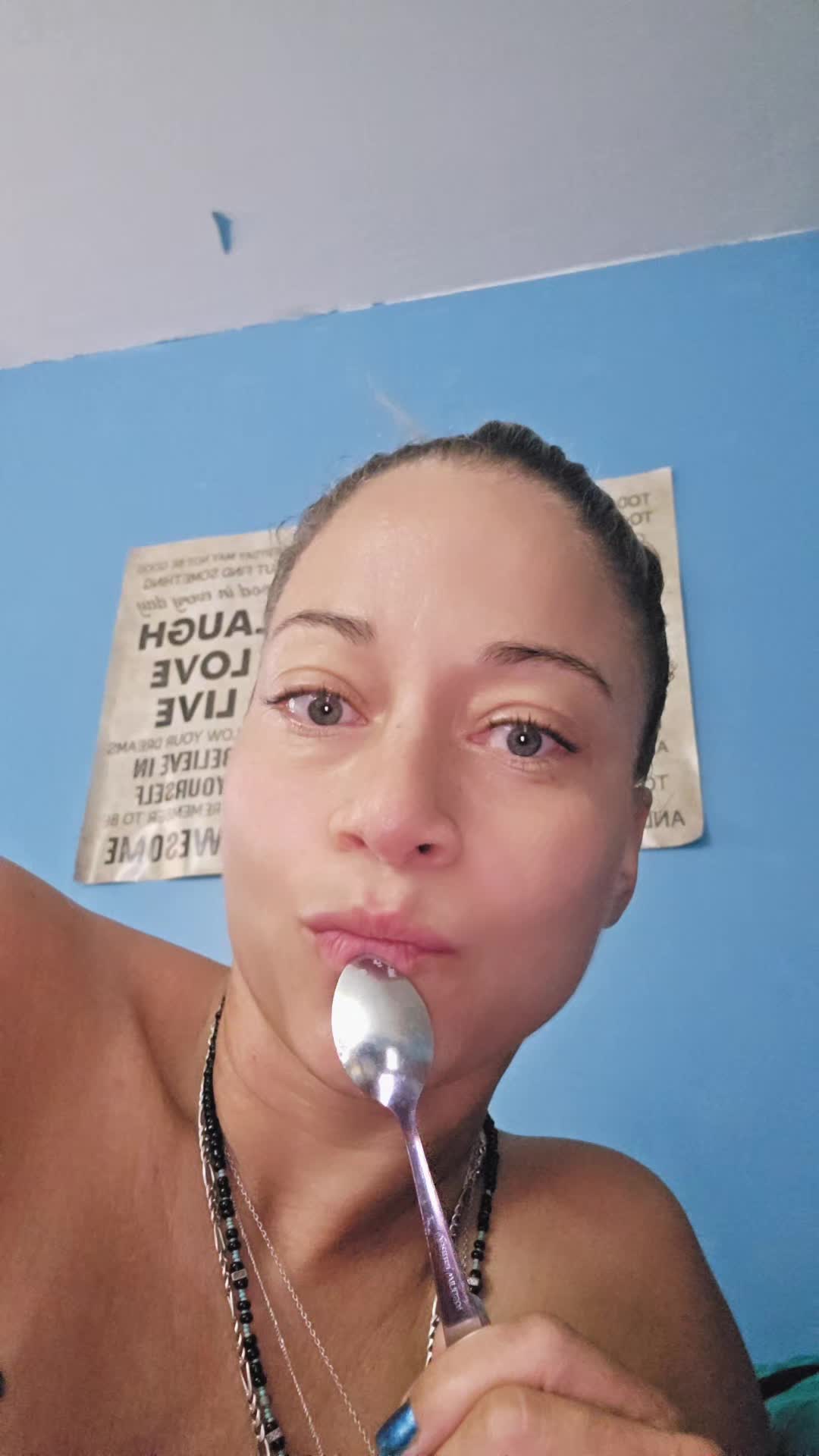@Jennydontfollow