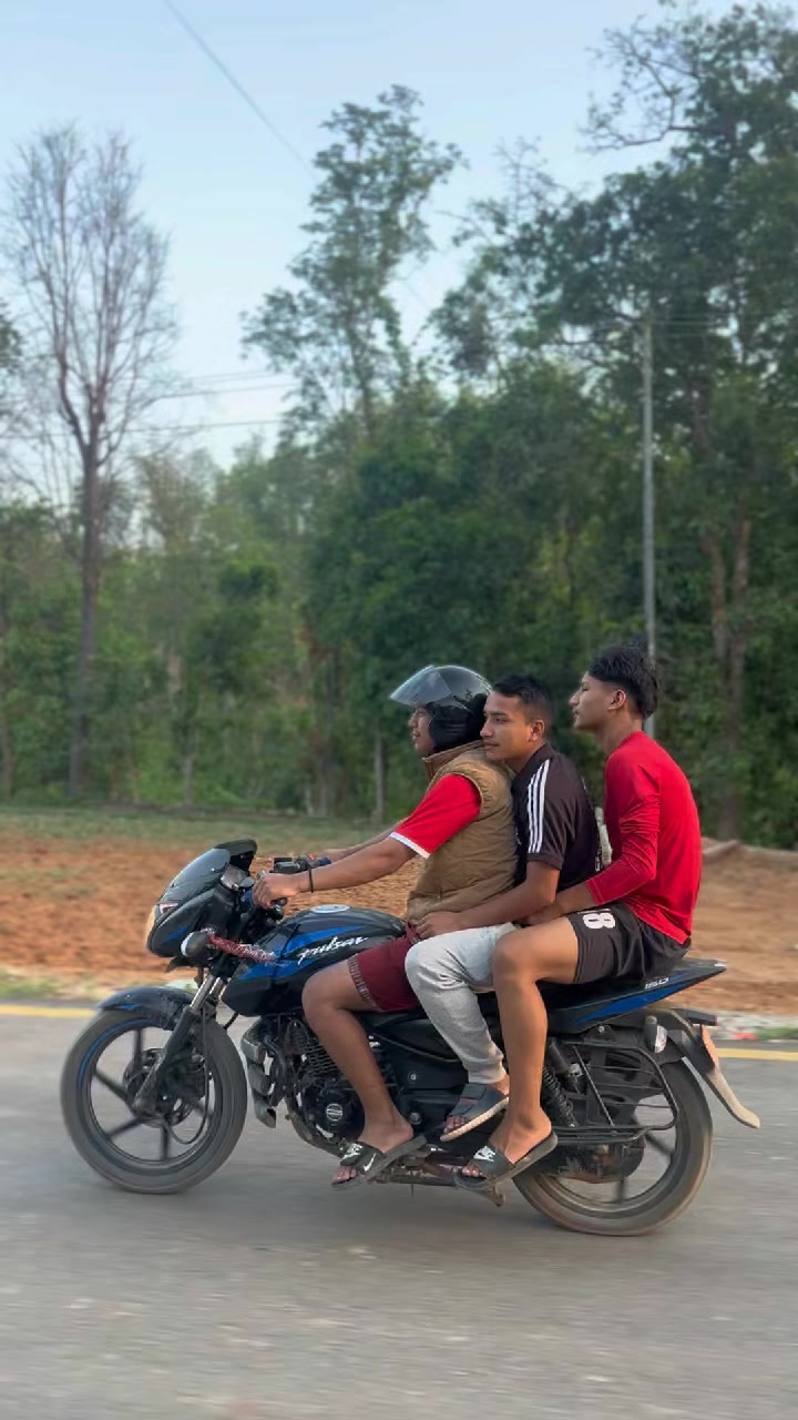 @The_रेsHu🥷