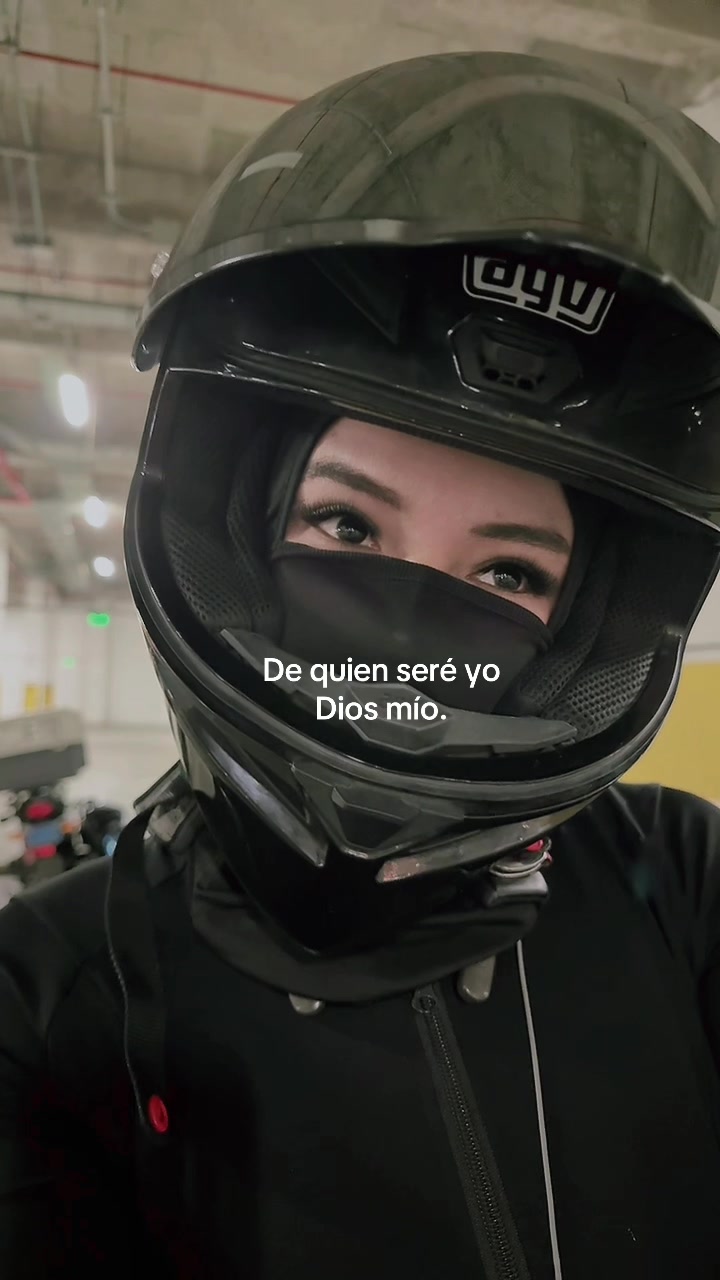 @Cɪɴᴛʜʏᴀ Lᴇóɴ🏍️