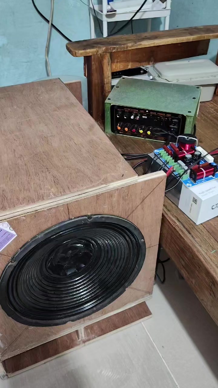 @Barber music lover's tv