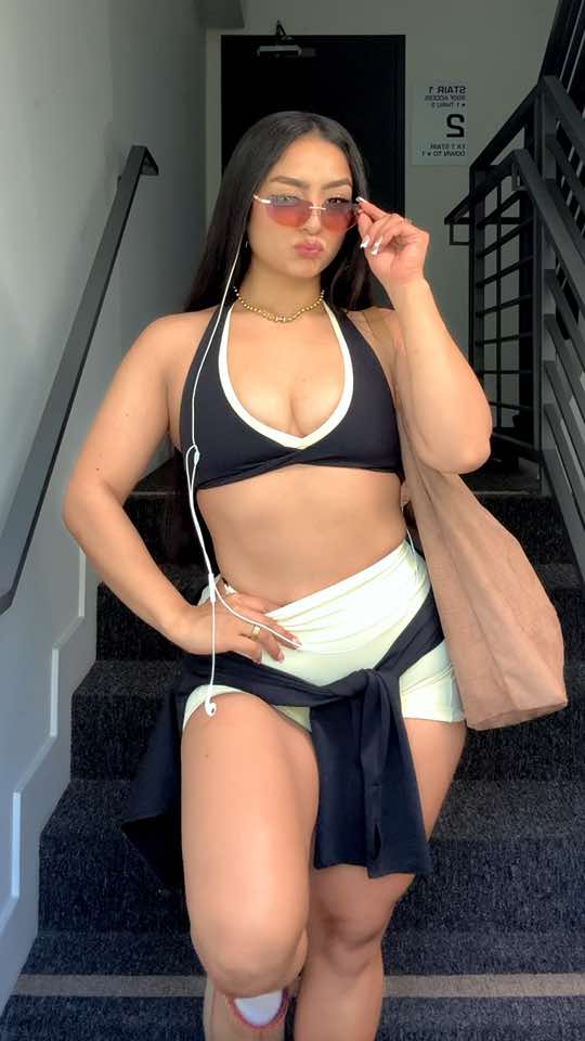@Lucy Moreno🇸🇻