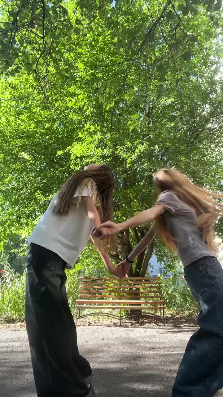 @Polina_747