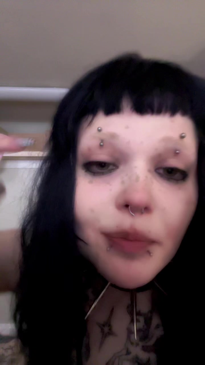 @kneesock