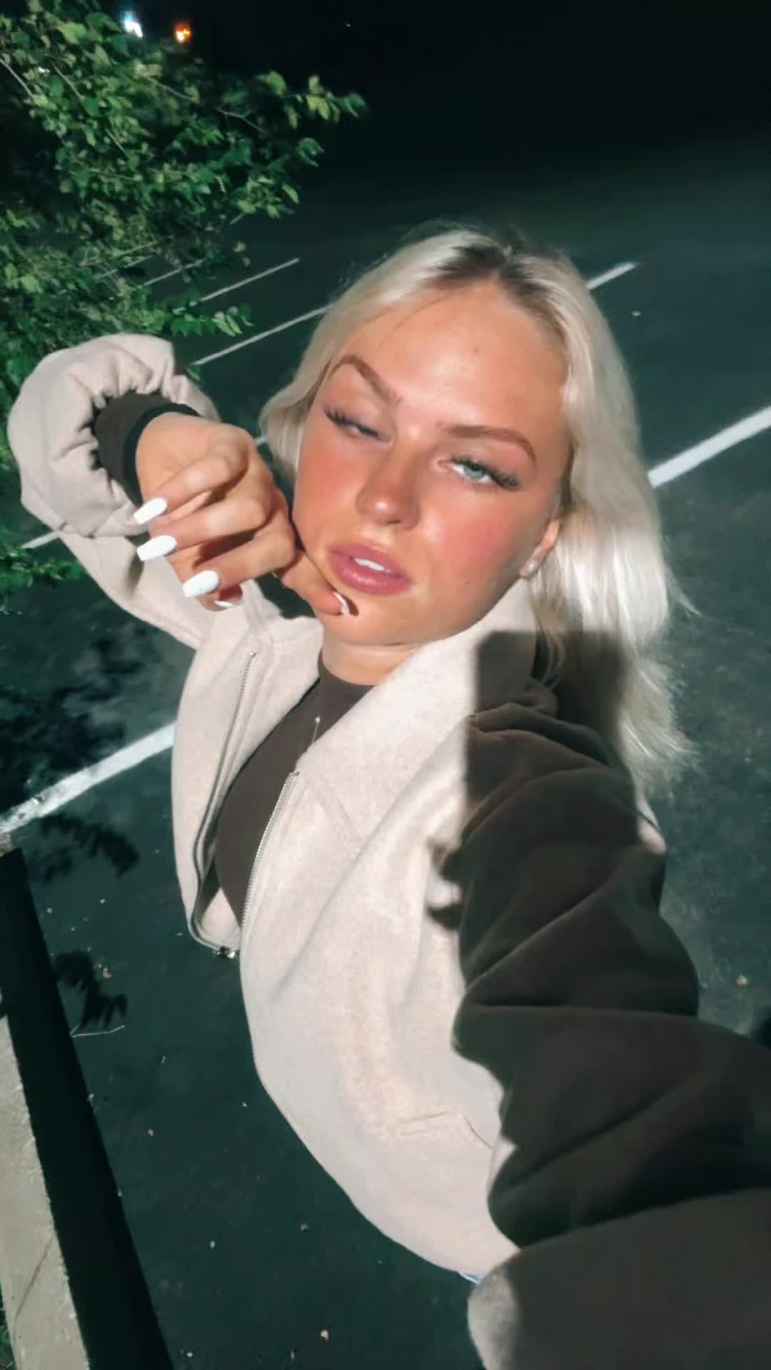 @BrookeGreensides