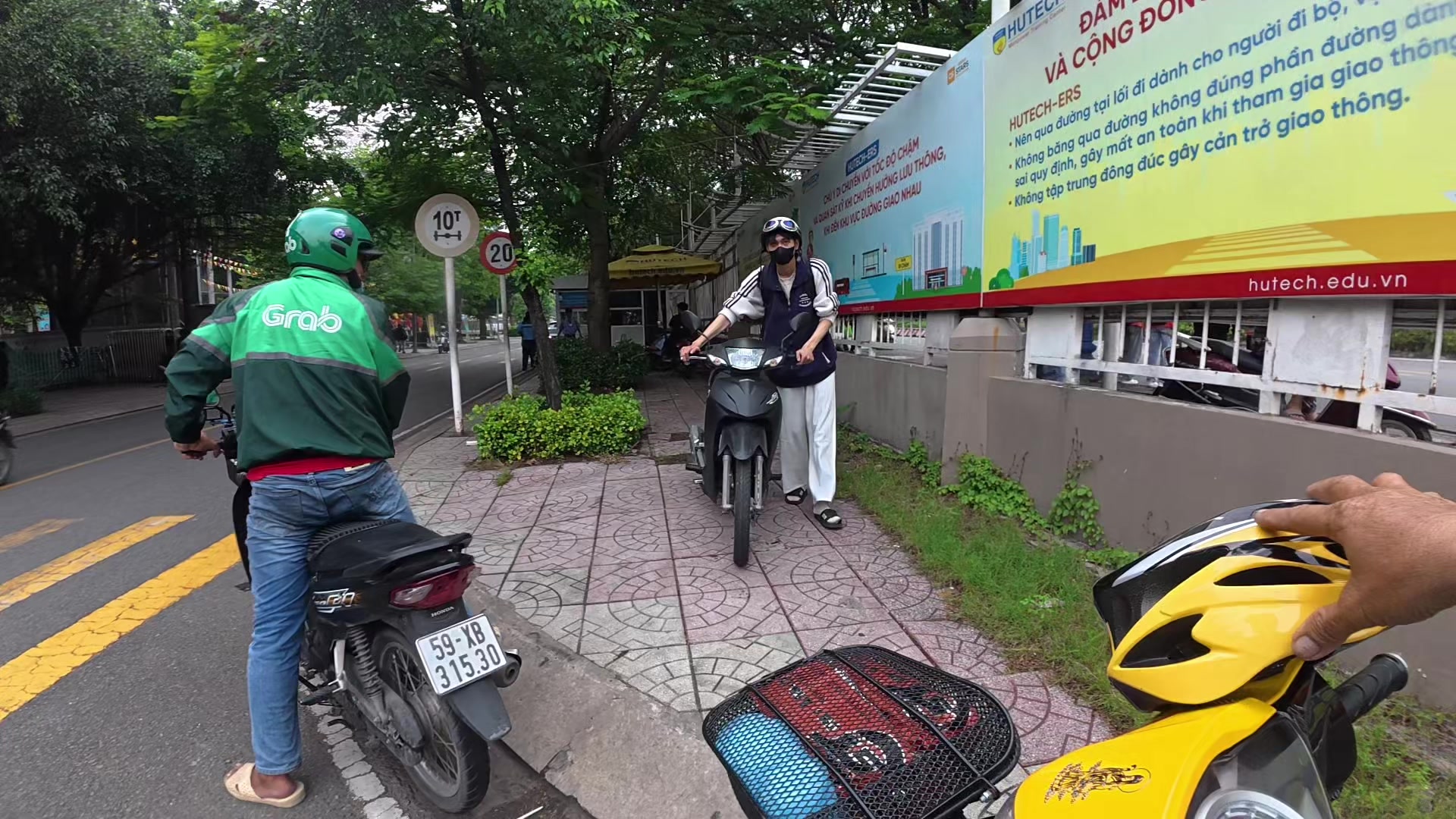 @Long Quận 9