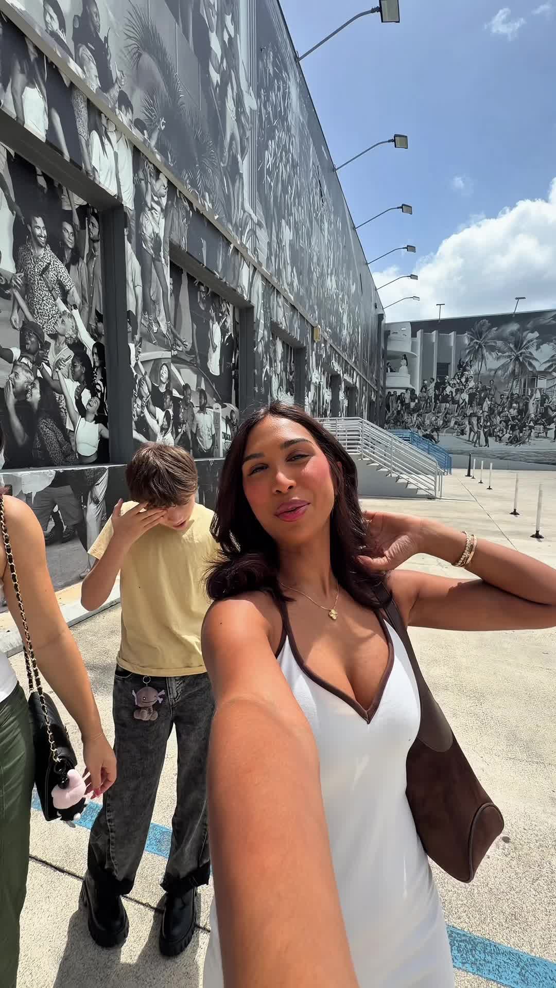@Alyssa • Spoiled Miami Mom🌴