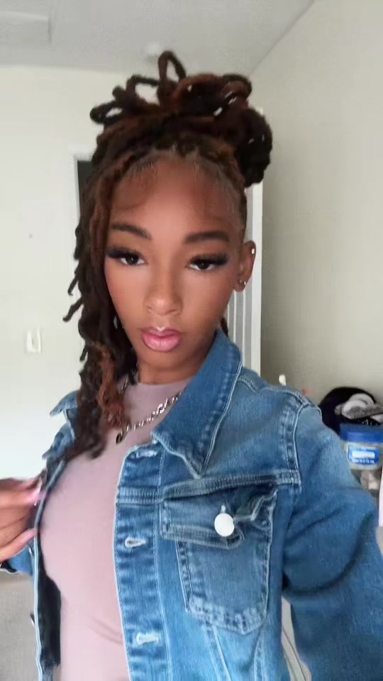 @lightskinfinstaaa_