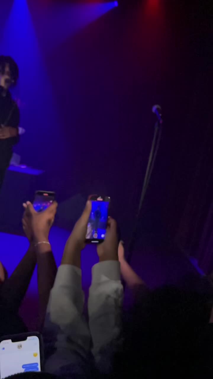 @andyflxr ☿