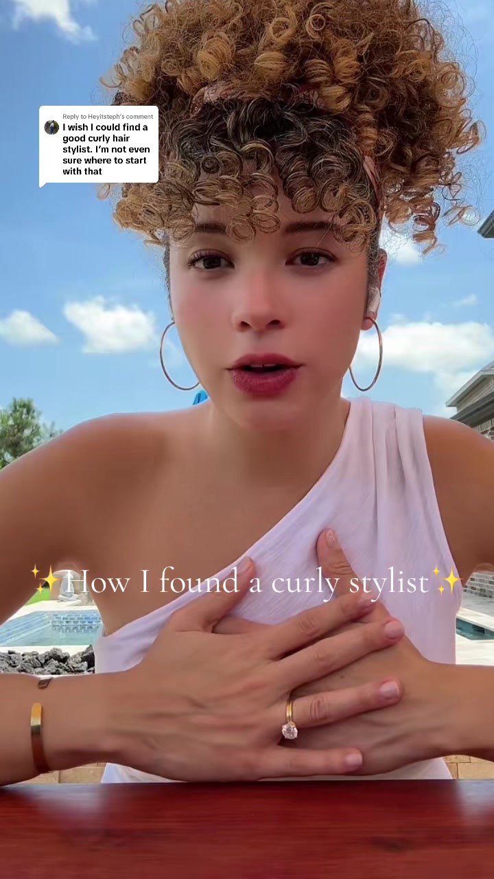 @curlycurlygirly