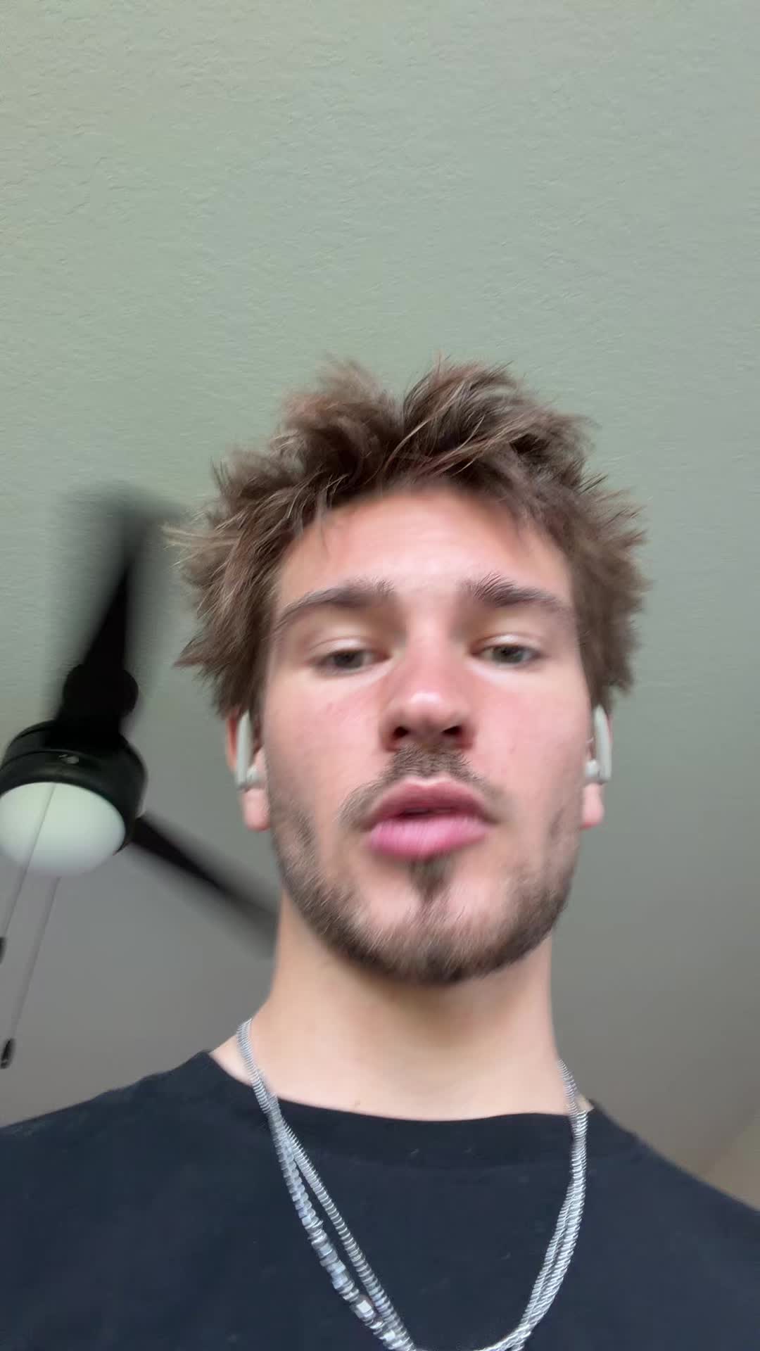 @Jβ