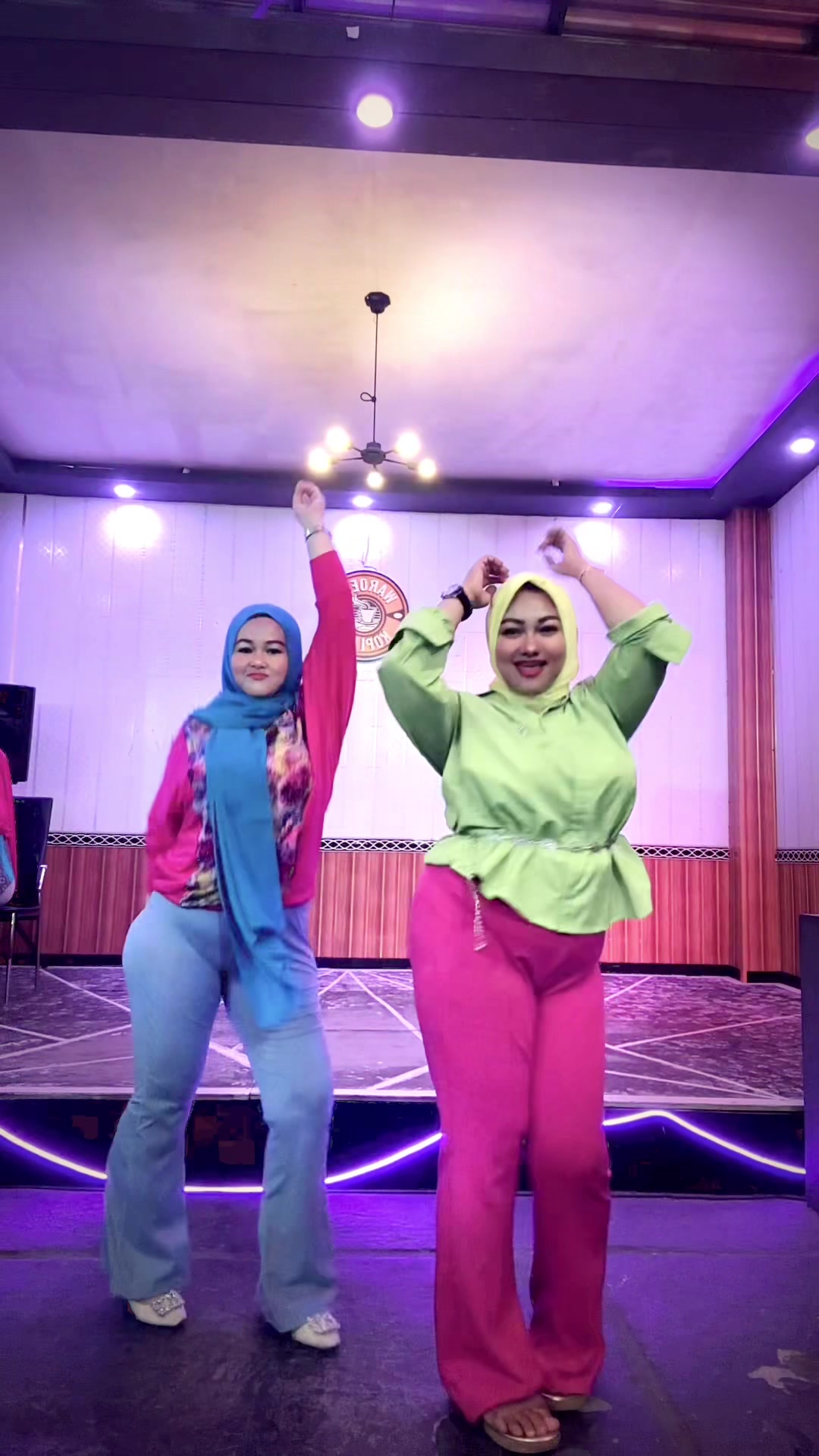 @momihzahwavarel