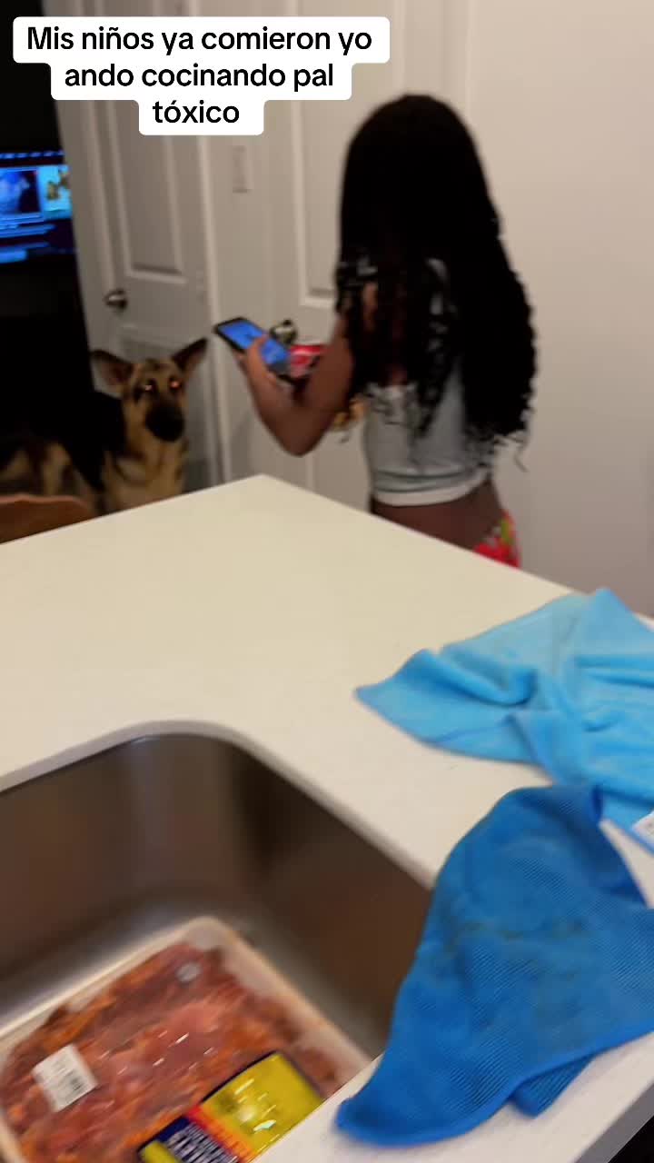 @lalalopez