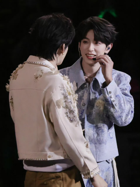 @โ
๐๐ฒโ
(CS๐ค Jiangli)