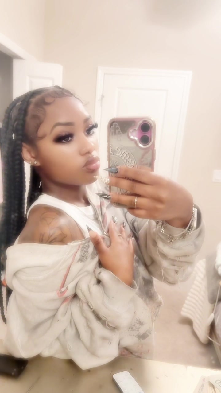@robyn.