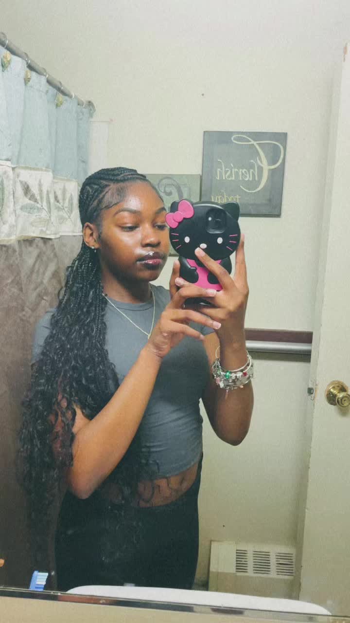 @a sexy ass dark skin🙃