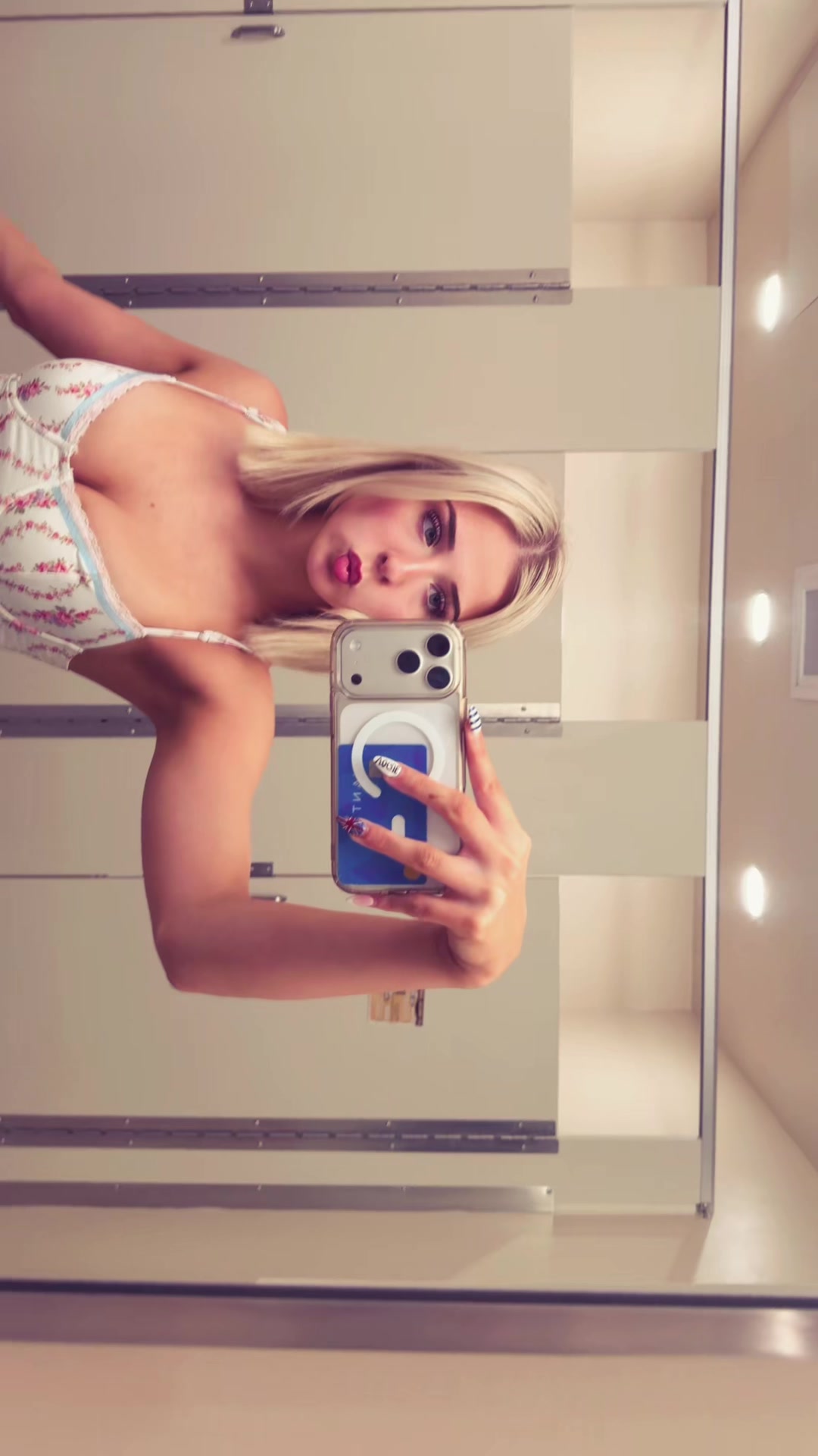 @savconway_