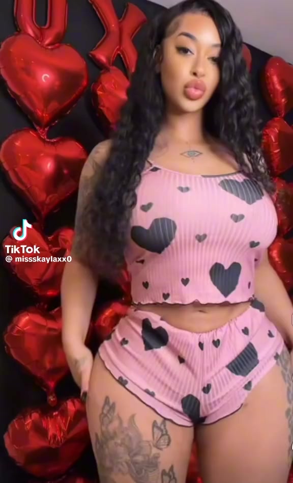 @Missskaylax