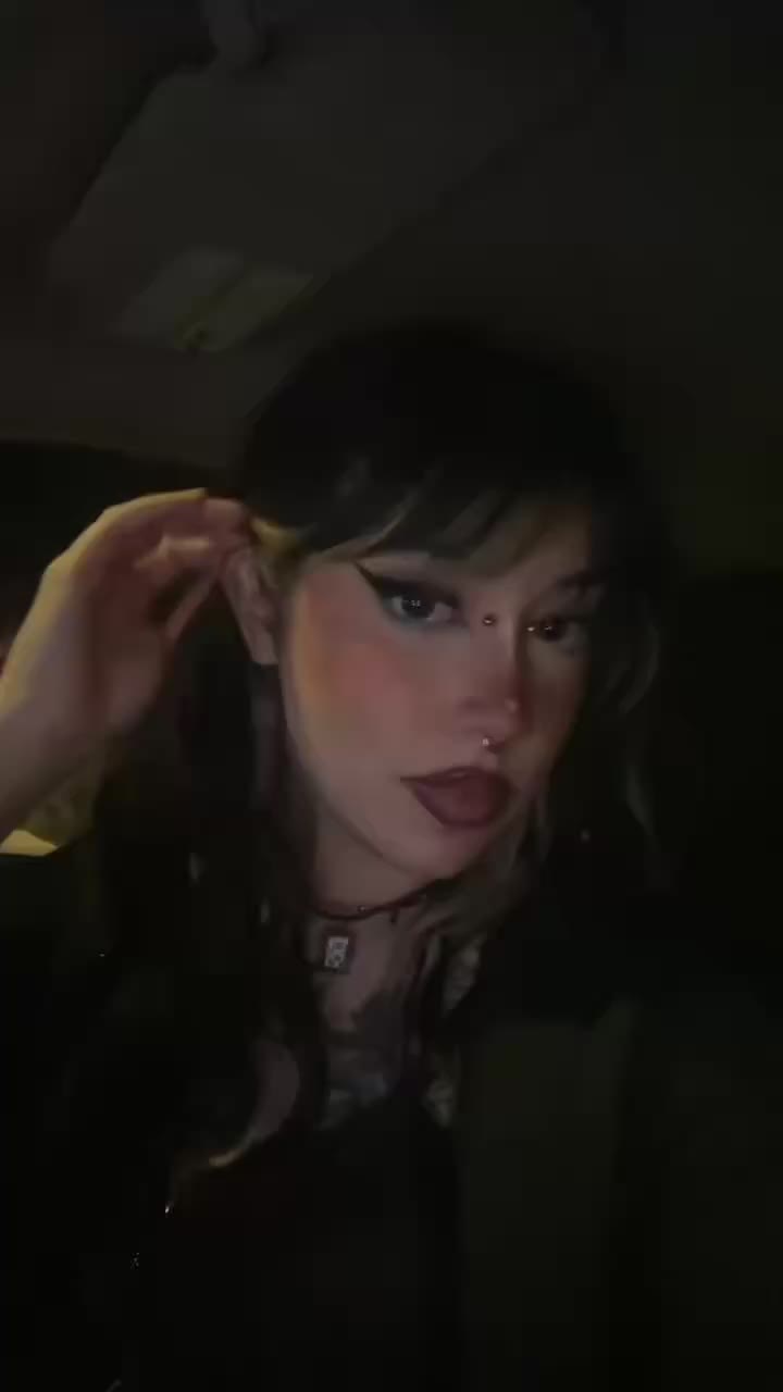 @celinacoma