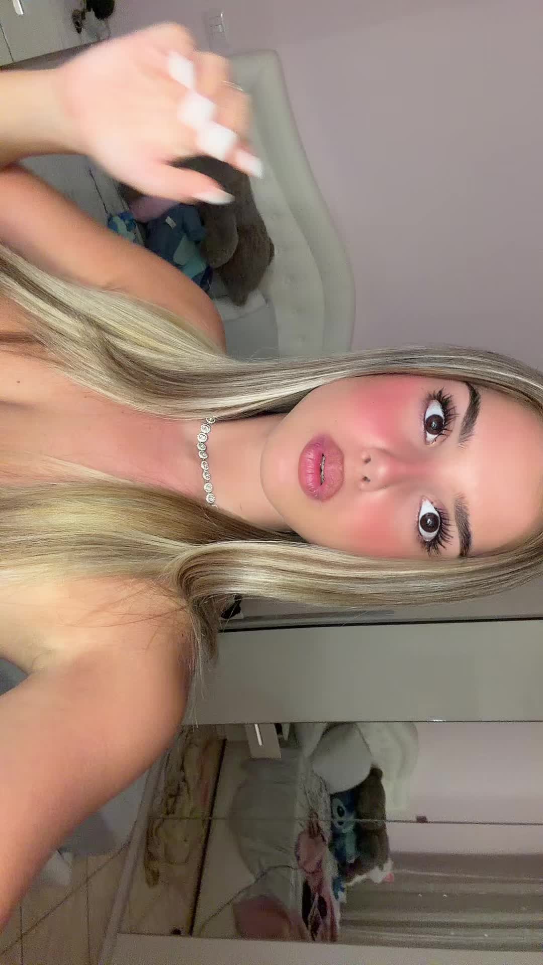 @𝟷𝟿