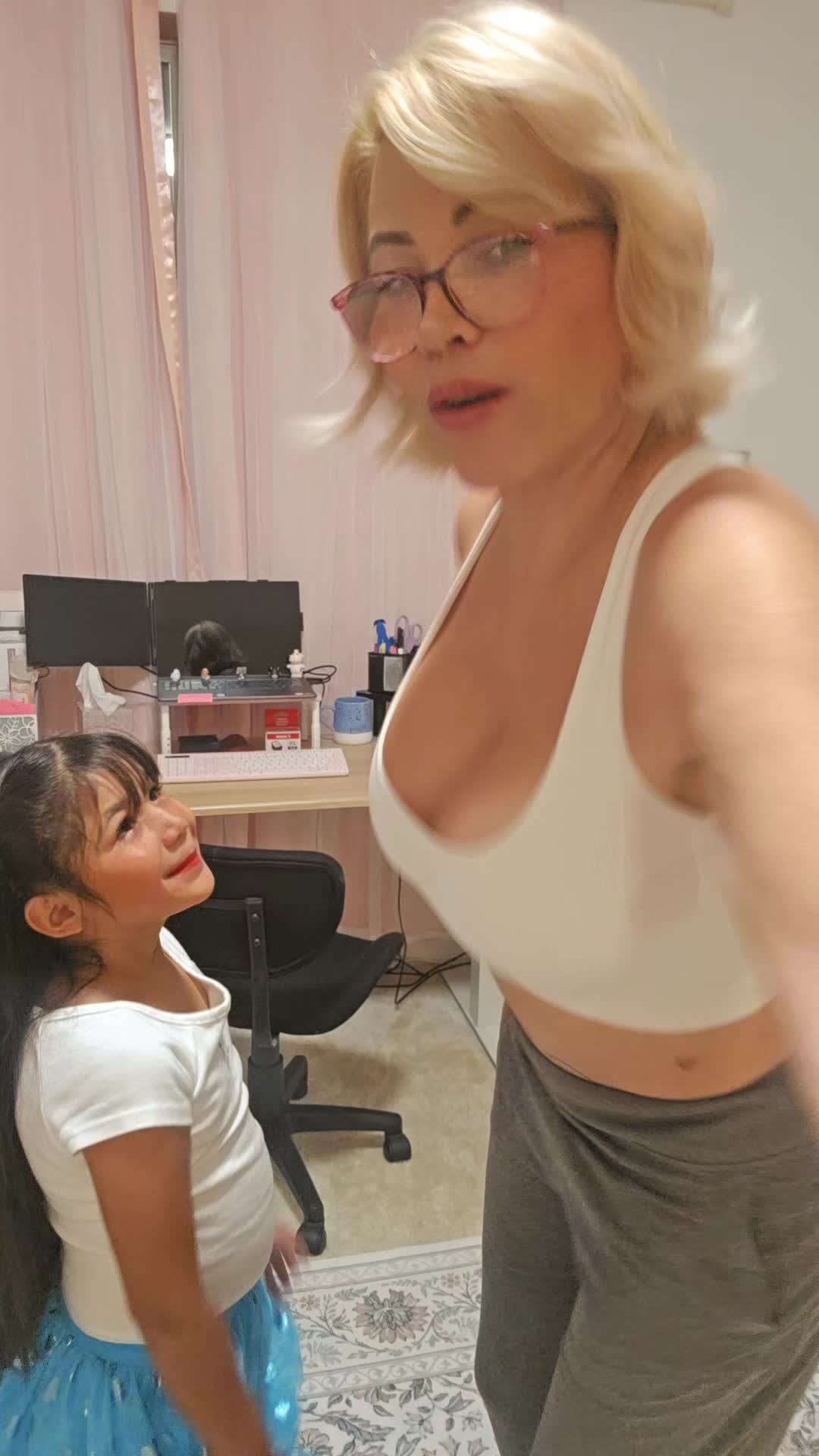 @Dee