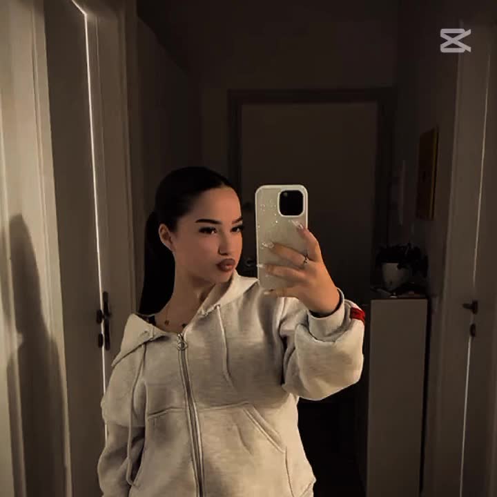@onlykamila