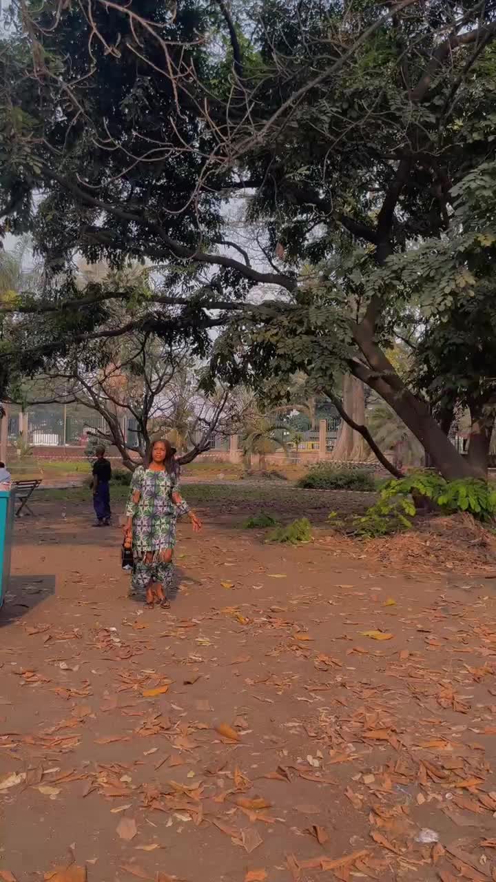 @Sarah Muzi la star