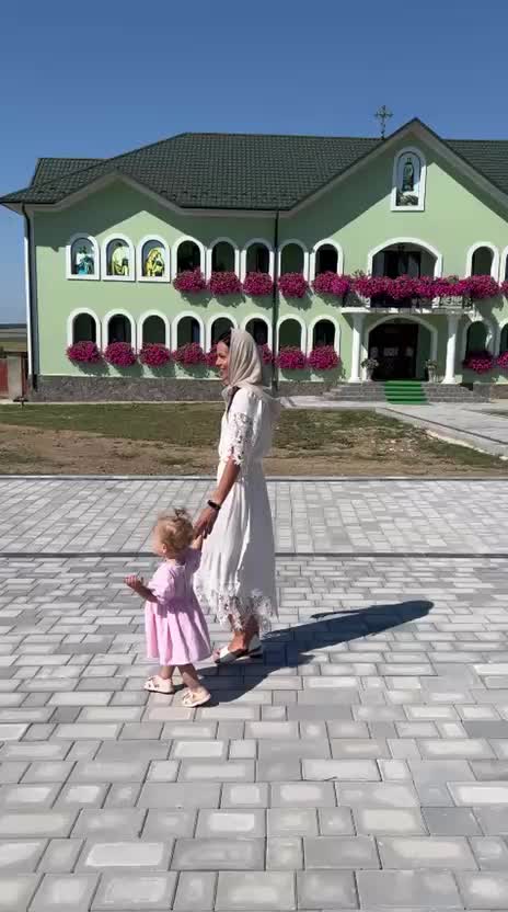 @Lilia Evlahova ๐๐๐ฎ๐น